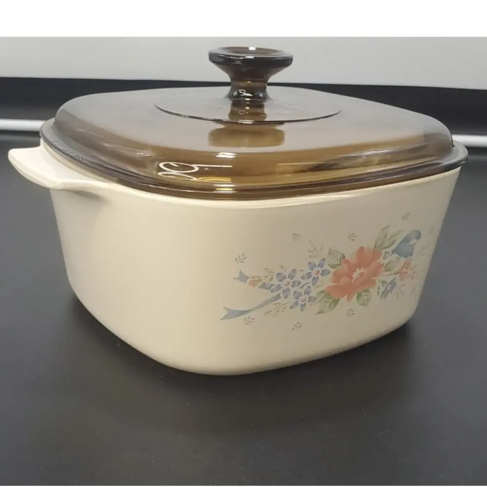 Vintage Corning Ware Casserole Dish Symphony A-3-B, 3L Amber Lid